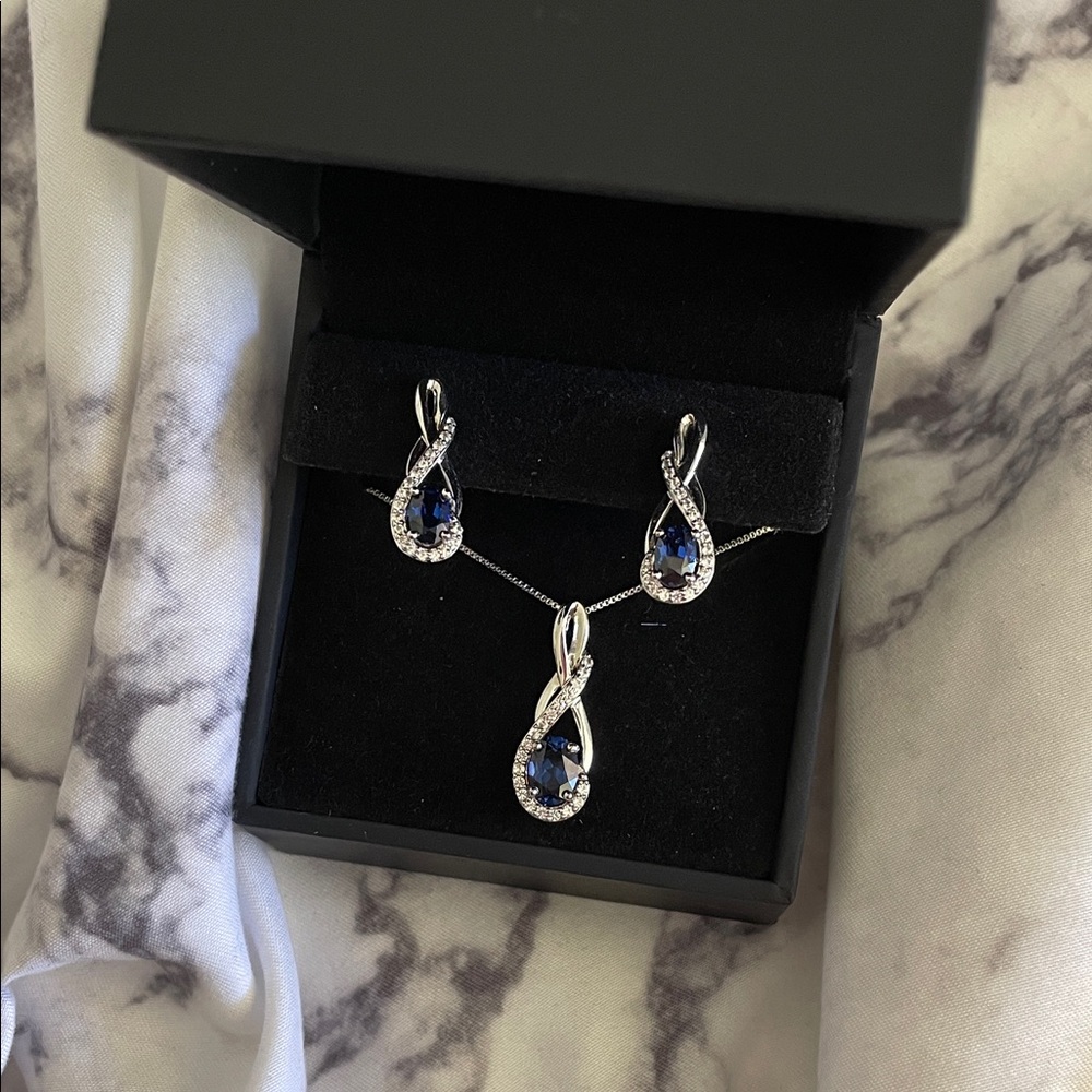 Elegant Silver Sapphire Jewelry Set